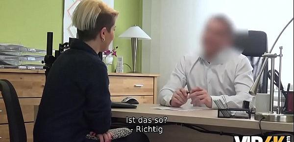  VIP4K. Verführerische Dame hat Sex mit Kreditvermittler, um ihr Geschäft